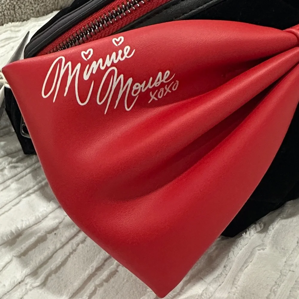 Disney Minnie Mouse Black and Red Bow Waist Bag - Picture 8 of 9